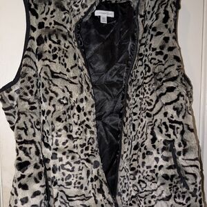 Coldwater Creek Women's Black and White Patterned Vest